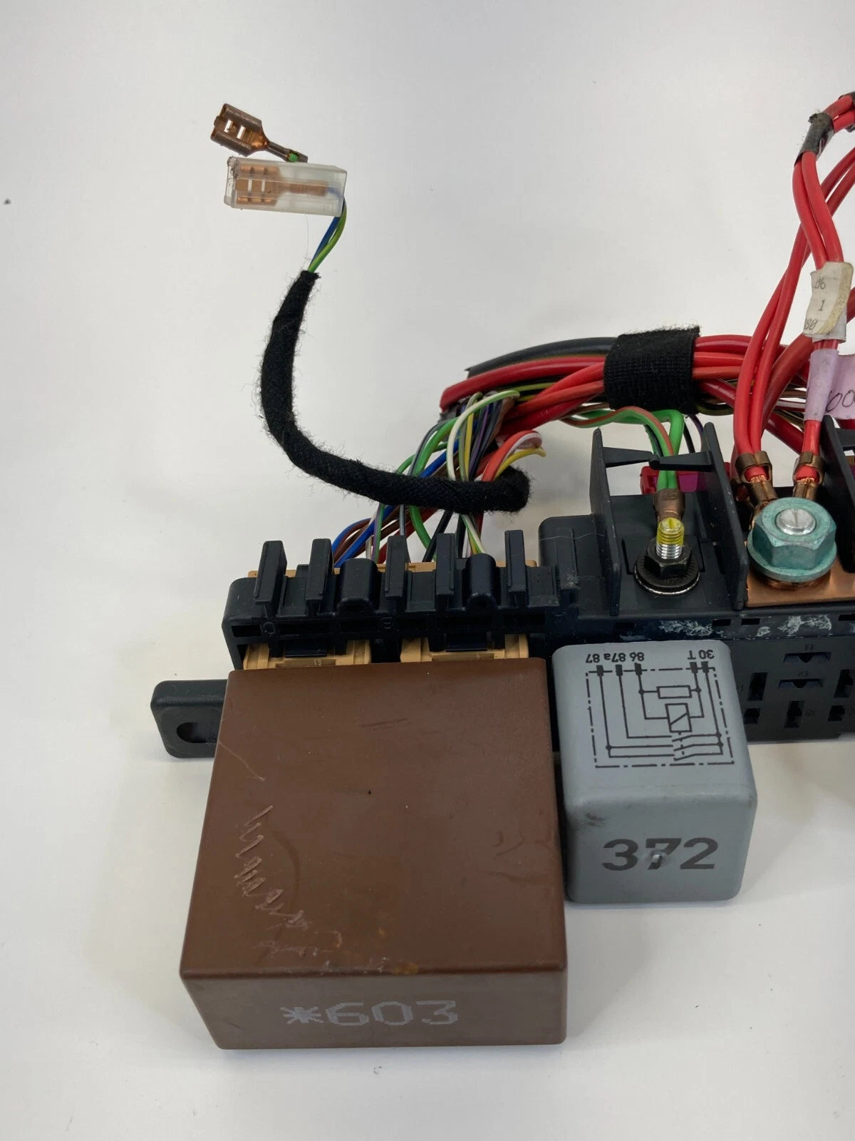 98 99 00 01 02 03 04 AUDI A6 QUATTRO FUSE BOX RELAY PLATE CONTROL UNIT OEM