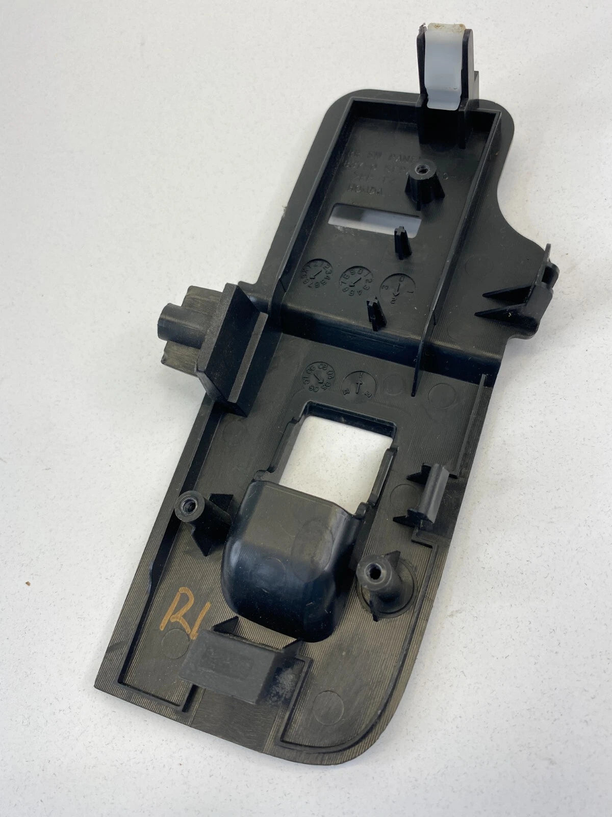 2004-2008 ACURA TL REAR LEFT SIDE DOOR WINDOW SWITCH COVER BEZEL 83750-SEPA-A010