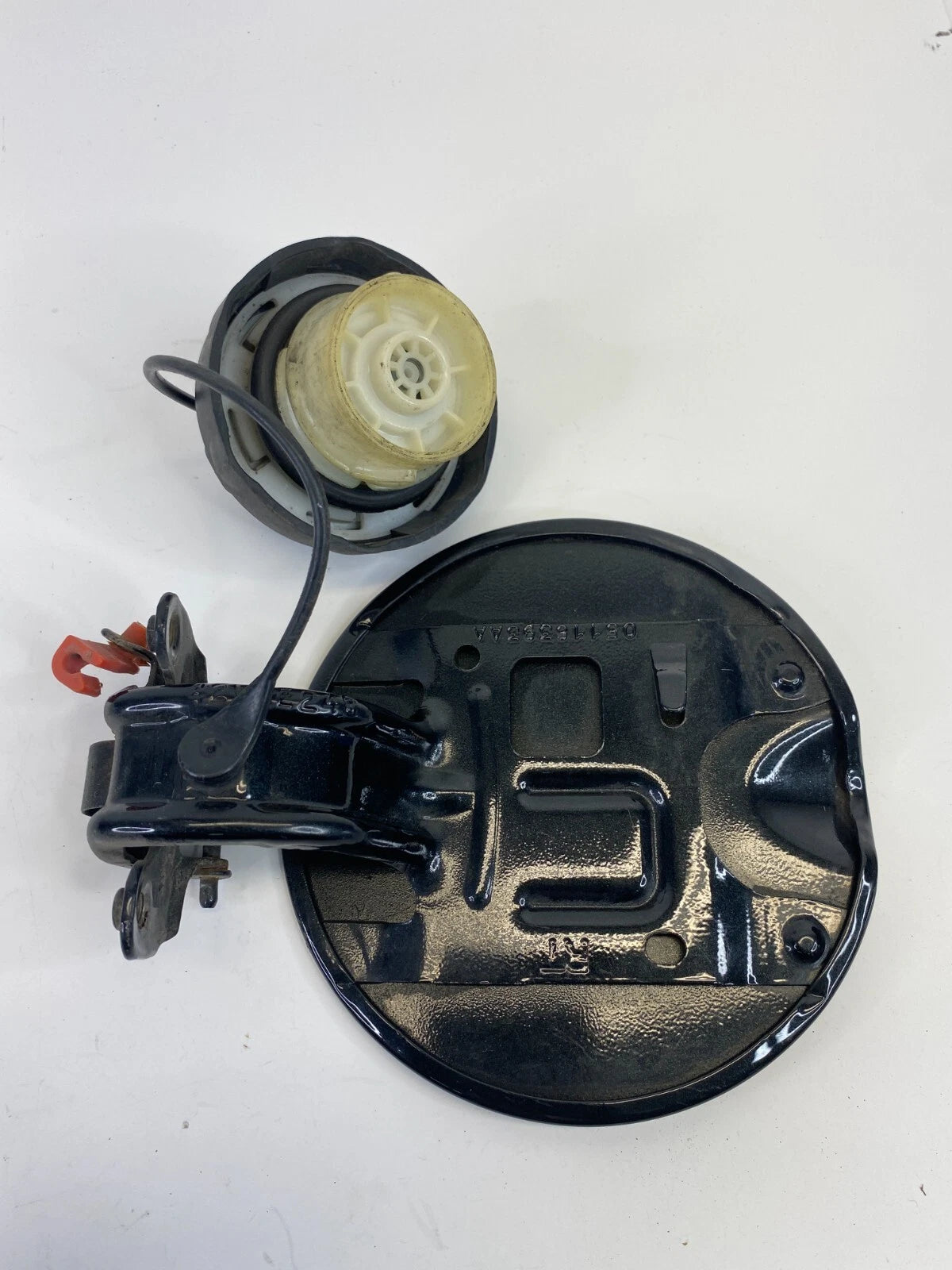 2008-2016 CHRYSLER TOWN & COUNTRY FUEL FILLER DOOR GAS LID COVER 05116393AA
