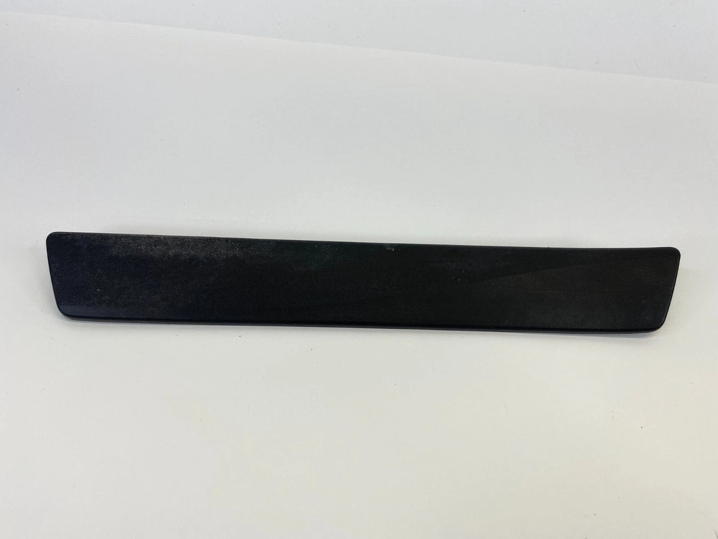 10-15 TOYOTA PRIUS REAR LEFT SIDE DOOR SCUFF PLATE STEP TRIM PANEL 67916-47020