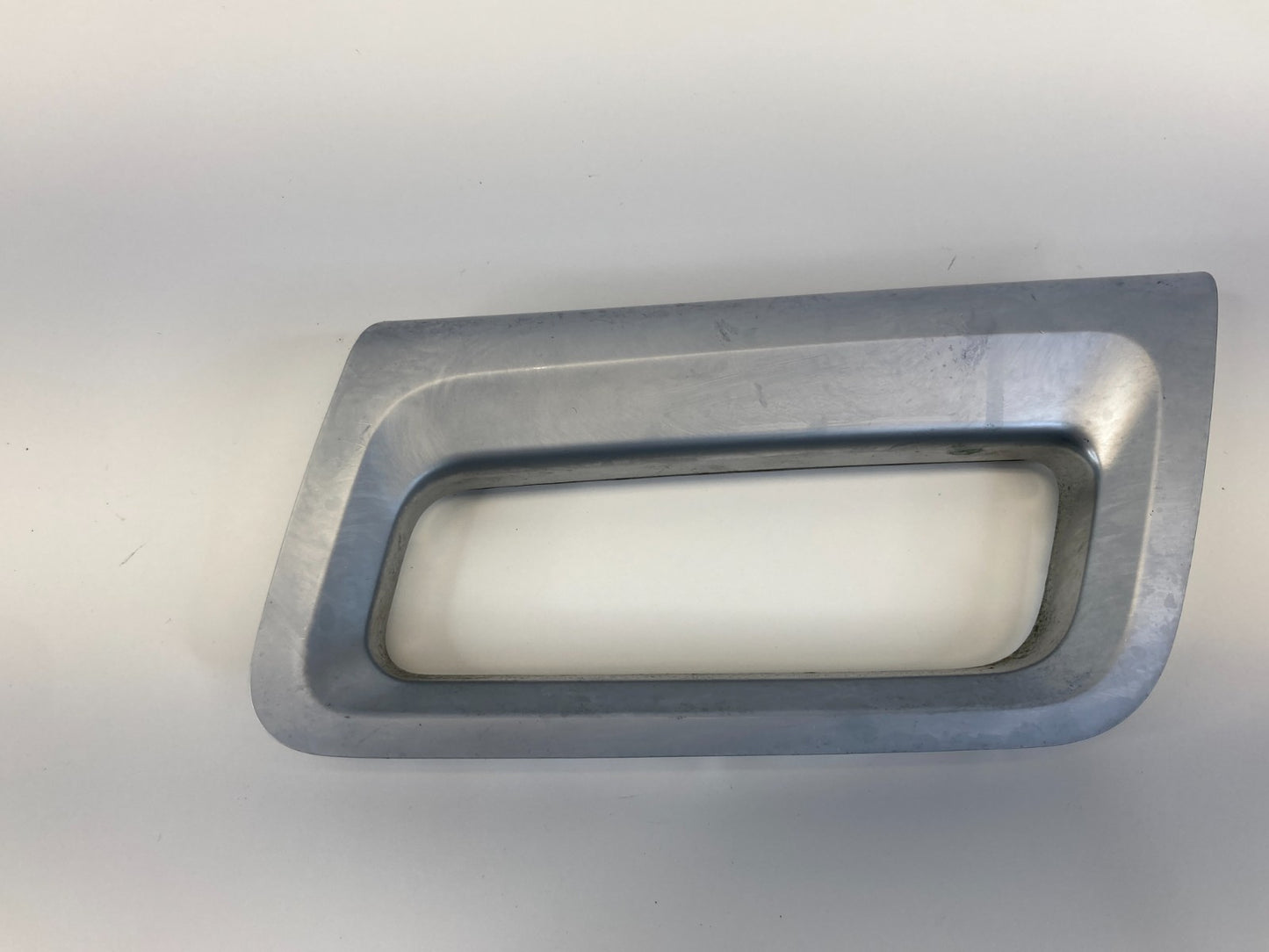 12-15 Chevrolet Captiva Sport Rear Right Side Inner Door Pull Handle Trim Bezel