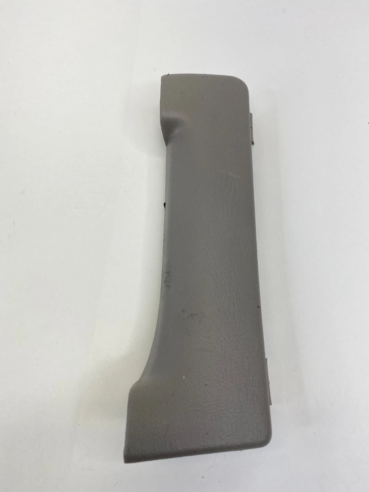 2001-2006 TOYOTA SEQUOIA REAR RIGHT B-PILLAR GRAB HANDLE TRIM COVER 74637-0C010