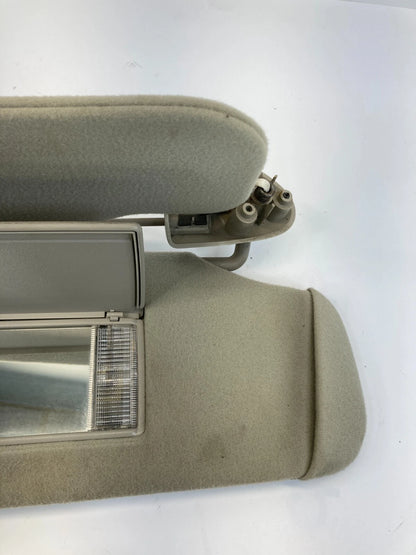 2003 2004 CHEVROLET TAHOE RIGHT PASSENGER SIDE SUNVISOR SUN VISOR SHADE W/ LIGHT