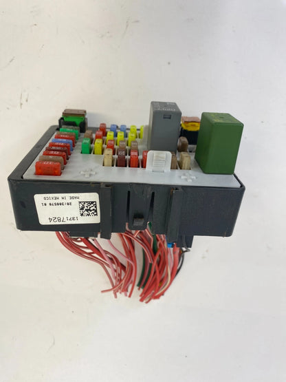 2010-2015 CHEVROLET EQUINOX 2.4L AT INTERIOR UNDER CABIN FUSE RELAY BOX 13717824