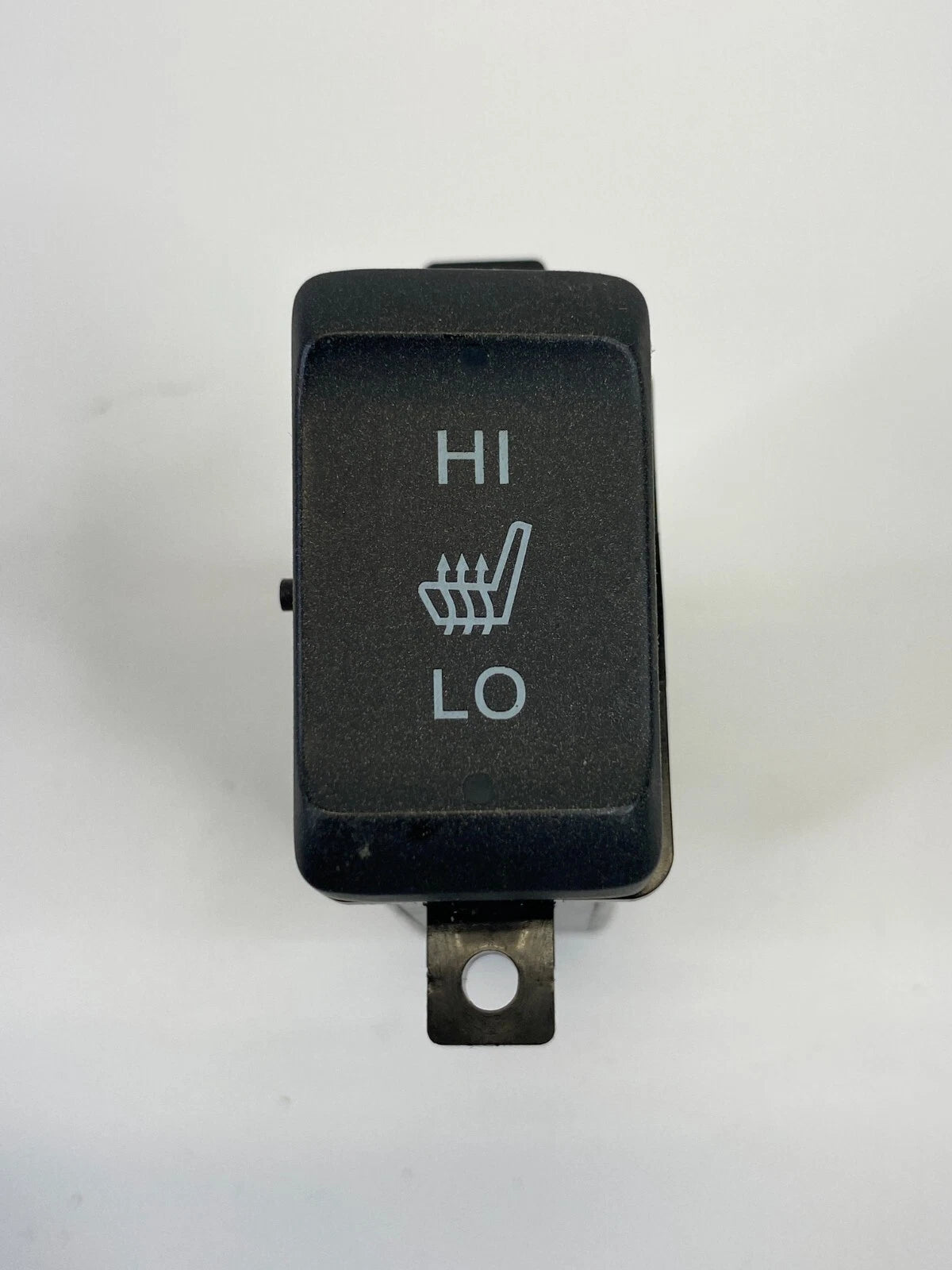 03-07 HONDA ACCORD SEDAN CENTER CONSOLE HEATED SEAT BUTTON SWITCH M22831 OEM