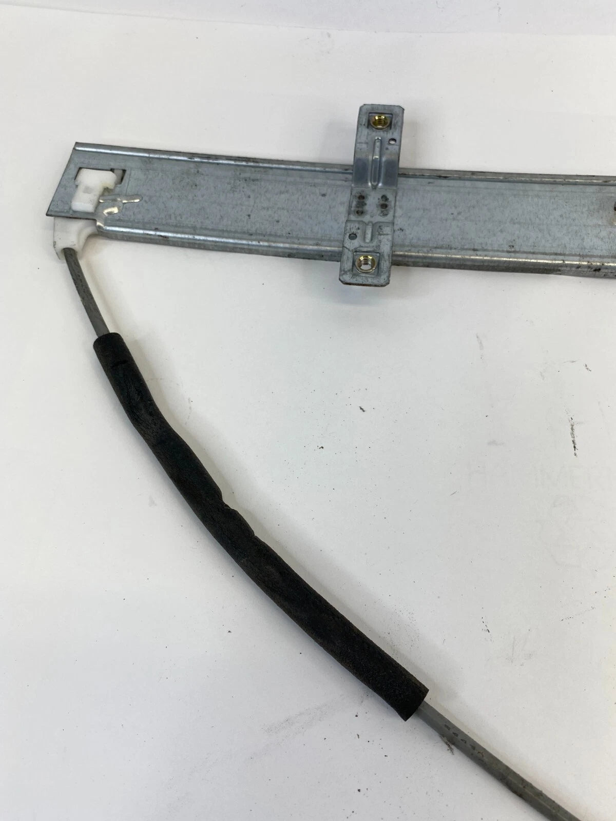 2001-2005 SUZUKI GRAND VITARA FRONT RIGHT WINDOW REGULATOR W/ MOTOR 83430-65D00