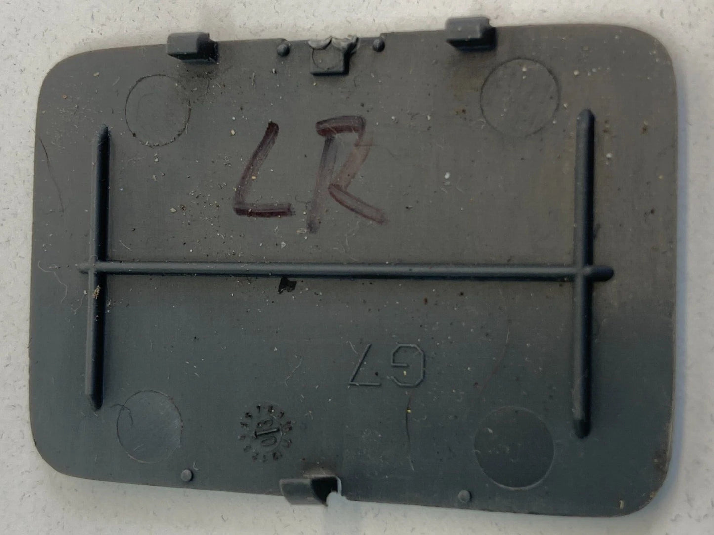 2003-2005 HONDA PILOT REAR LEFT SIDE INTERIOR DOOR HANDLE SCREW BEZEL TRIM CAP