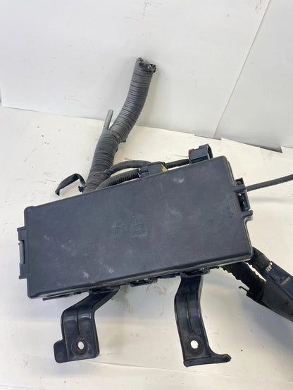 2010 FORD FUSION 3.5L ENGINE COMPARTMENT FUSE RELAY JUNCTION BOX W HARNESS OEM