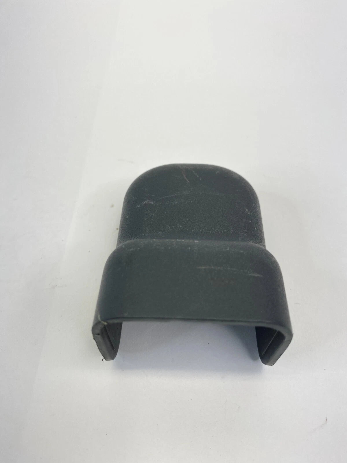 2007-2010 HYUNDAI ELANTRA SDN LEFT SEAT TRACK END CAP COVER TRIM 88567-3K000 OEM