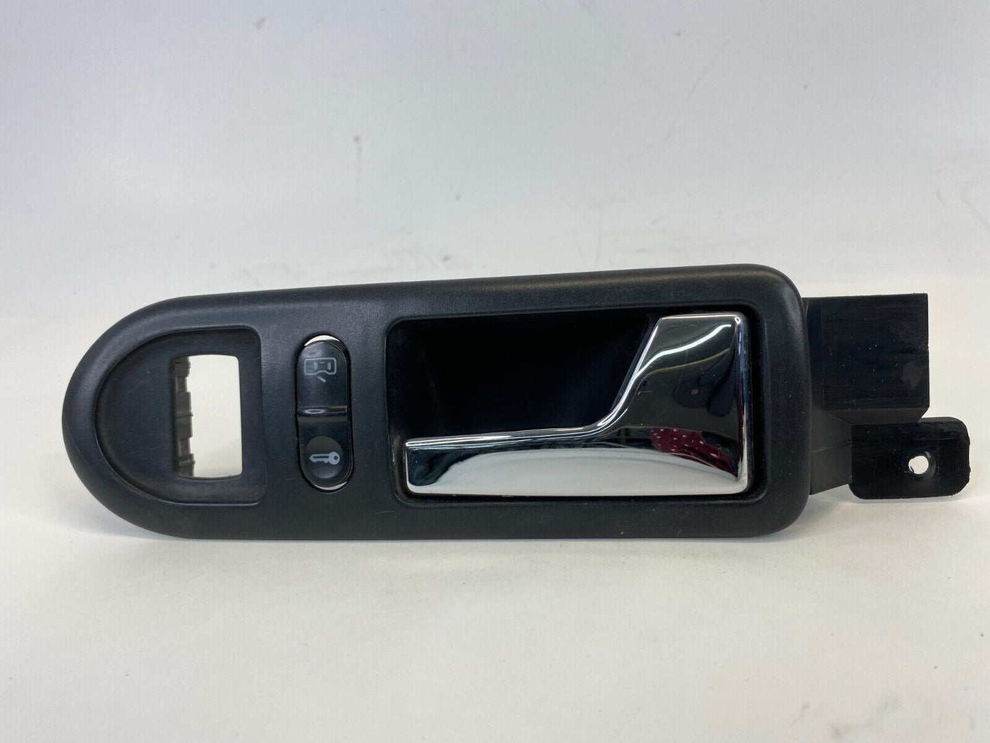 99-05 Volkswagen Jetta Front Right Inner Door Handle w/ Lock Switch 1J1-837-114