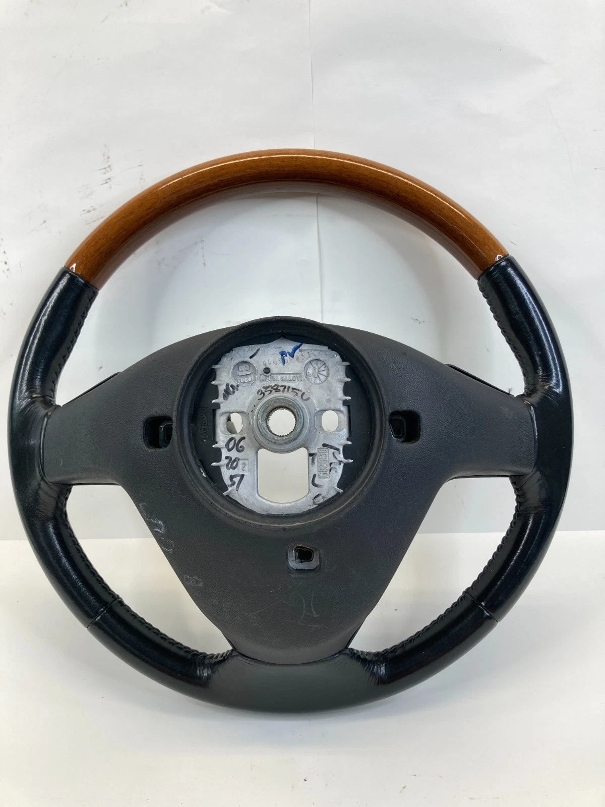 2004 04 CADILLAC CTS STEERING WHEEL ASSY W/ SWITCHES LEATHER WOOD TRIM 25766590