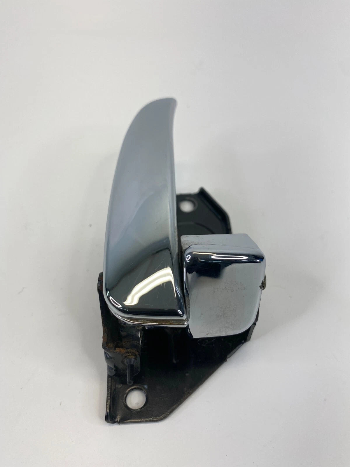 2002-2005 HYUNDAI SONATA REAR RIGHT PASSENGER SIDE INTERIOR DOOR HANDLE OEM