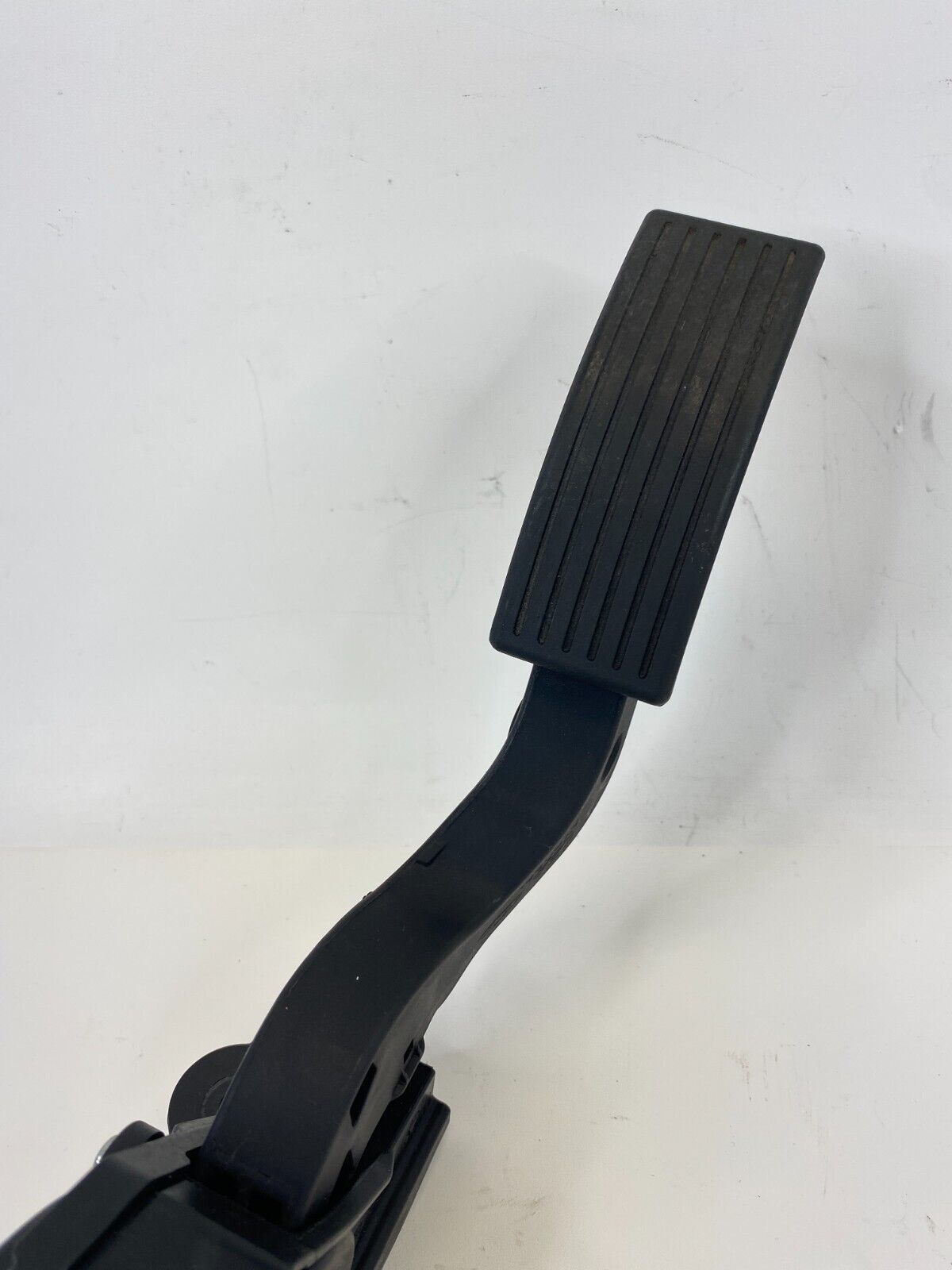 2012-2017 Hyundai Accent 1.6L 16V Sedan Accelerator Gas Pedal Assembly OEM