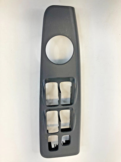2002-2006 KIA SPECTRA SEDAN 4-DR FRON LEFT DOOR WINDOW SWITCH BEZEL 612W21430