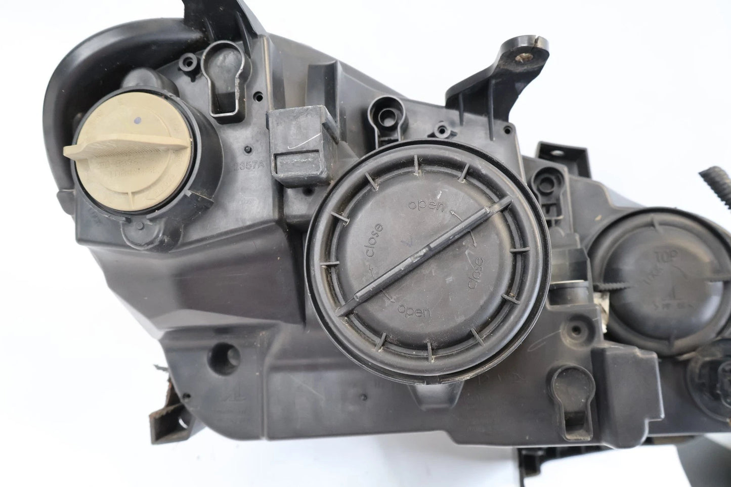 2010-2013 SUZUKI KIZASHI FRONT LEFT DRIVER HEADLIGHT HEADLAMP HALOGEN OEM