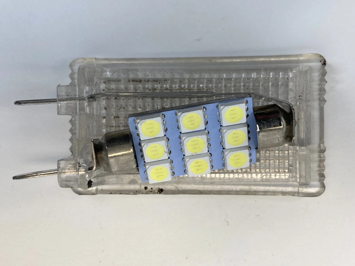 2003-2011 SAAB 9-3 FRONT LEFT DRIVER DOOR COURTESY LIGHT LAMP COVER LENS OEM