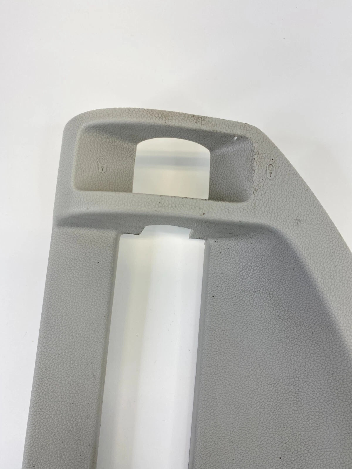 2009 2010 VW ROUTAN REAR RIGHT INNER DOOR SLIDING HANDLE COVER L0150348 OEM