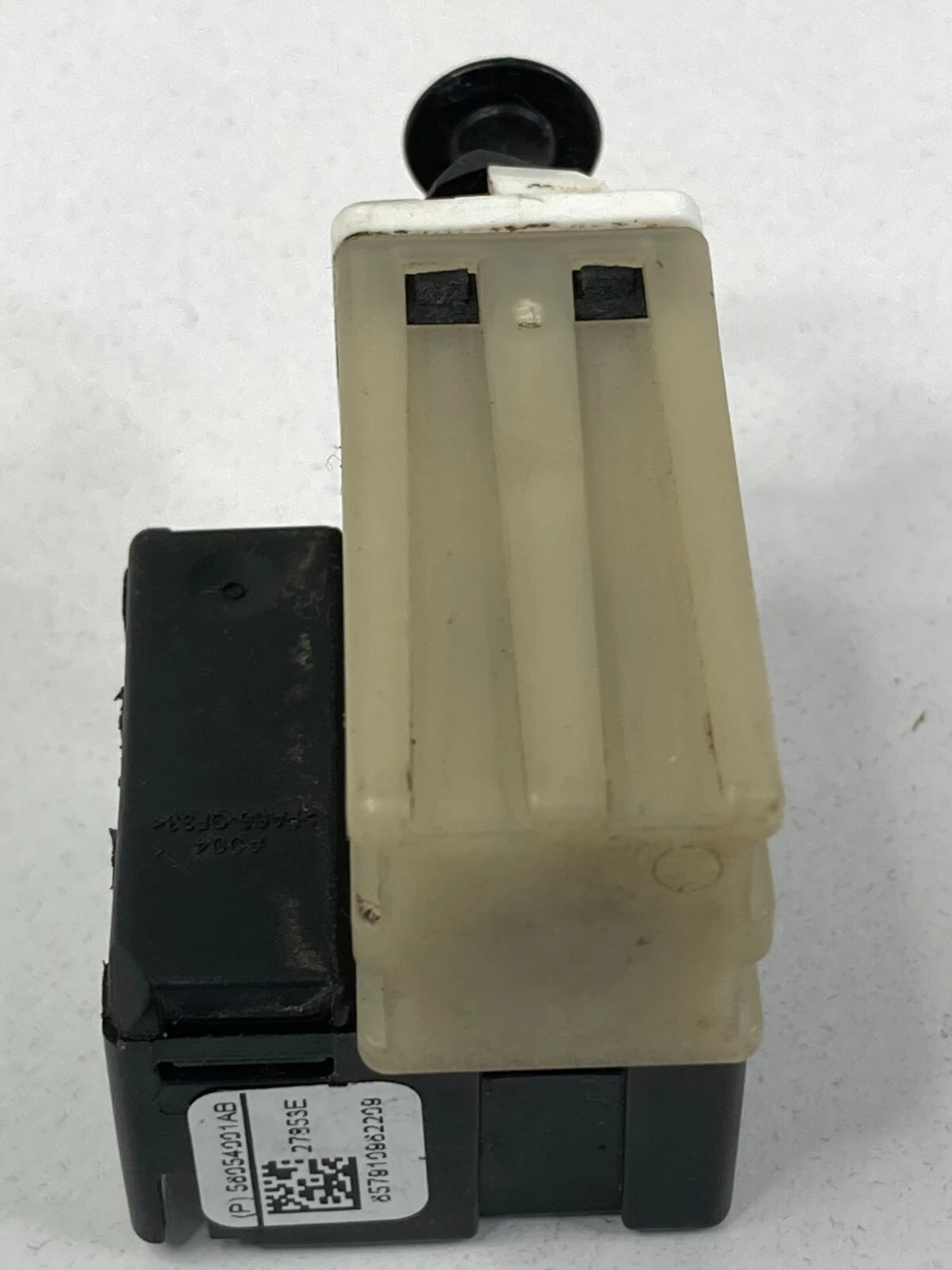 2009-2014 DODGE AVENGER 09-17 PATRIOT BRAKE LIGHT STOP LAMP SWITCH 56054001AB