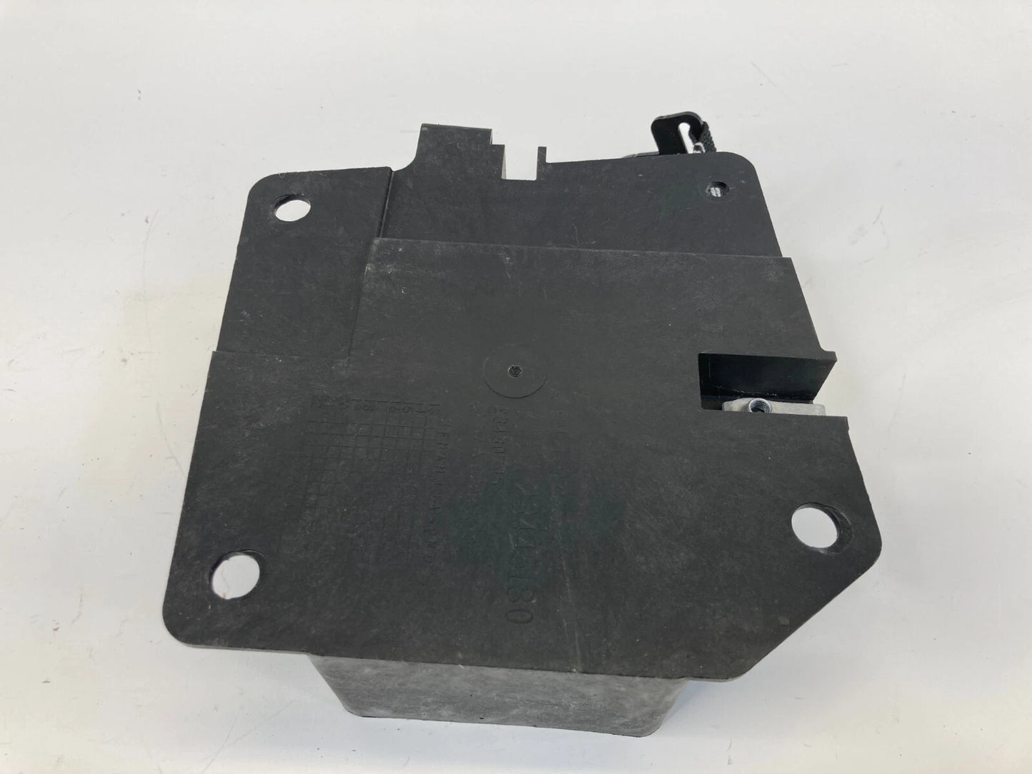 2014 2015 CHEVROLET MALIBU FUSE BLOCK SUPPORT BRACKET FRONT OEM FACTORY 23445180