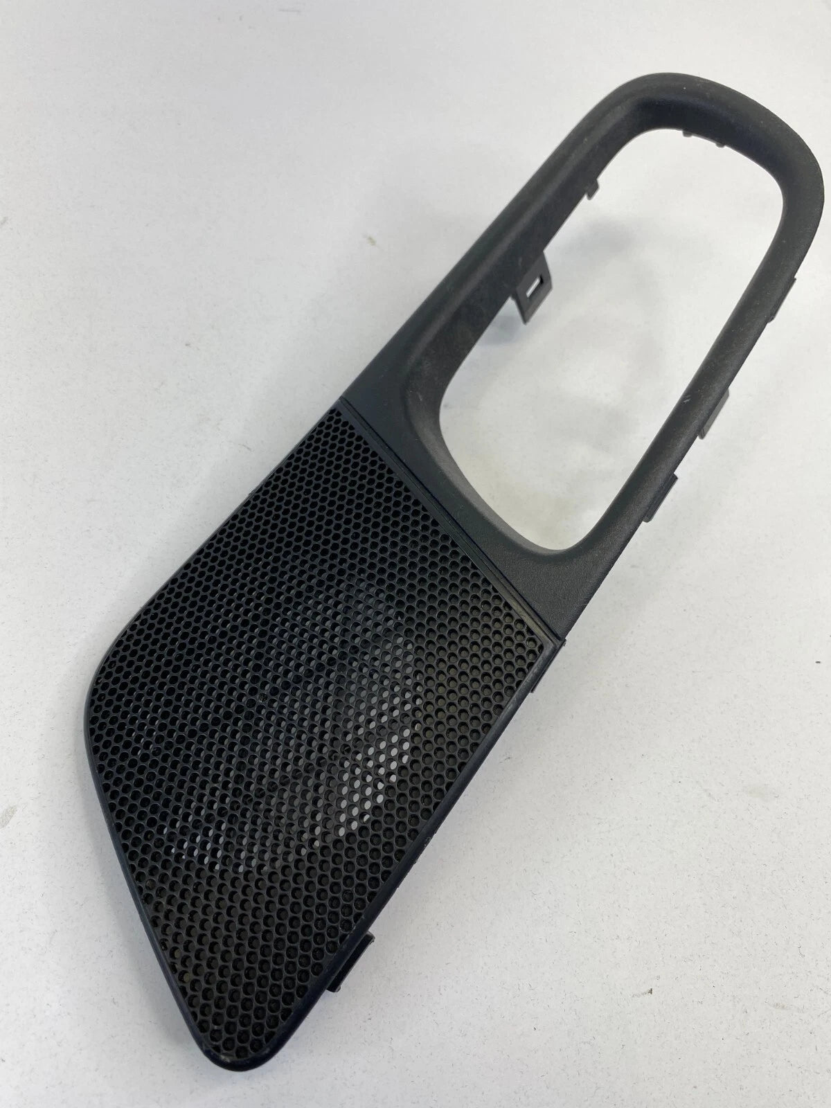 10-13 INFINITI G37 FRONT LEFT SIDE INNER DOOR HANDLE SPEAKER COVER BEZEL TRIM