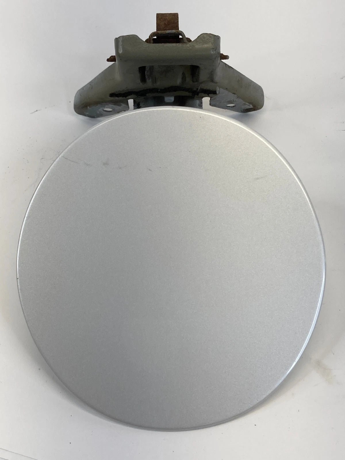 09 10 11 12 13 14 15 16 17 Chevrolet Traverse Fuel Filler Gas Door Lid OEM