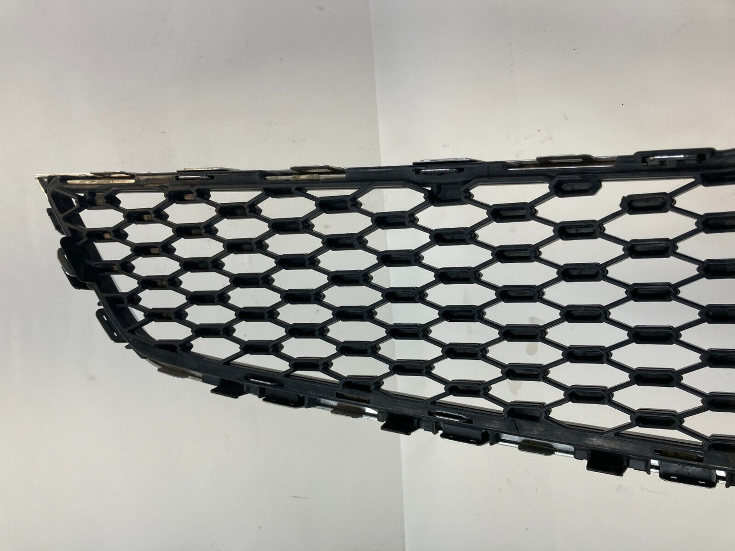 10 11 12 13 14 15 Chevrolet Equinox Front Lower Center Bumper Grill Grille OEM