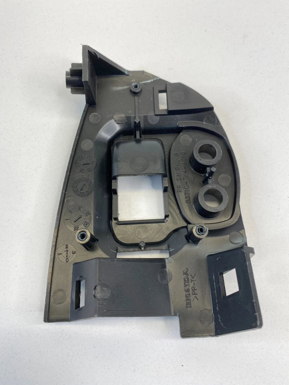 09-14 ACURA TL RIGHT DOOR WINDOW BUTTON SWITCH PANEL COVER TRIM ONLY 83710TK4A0