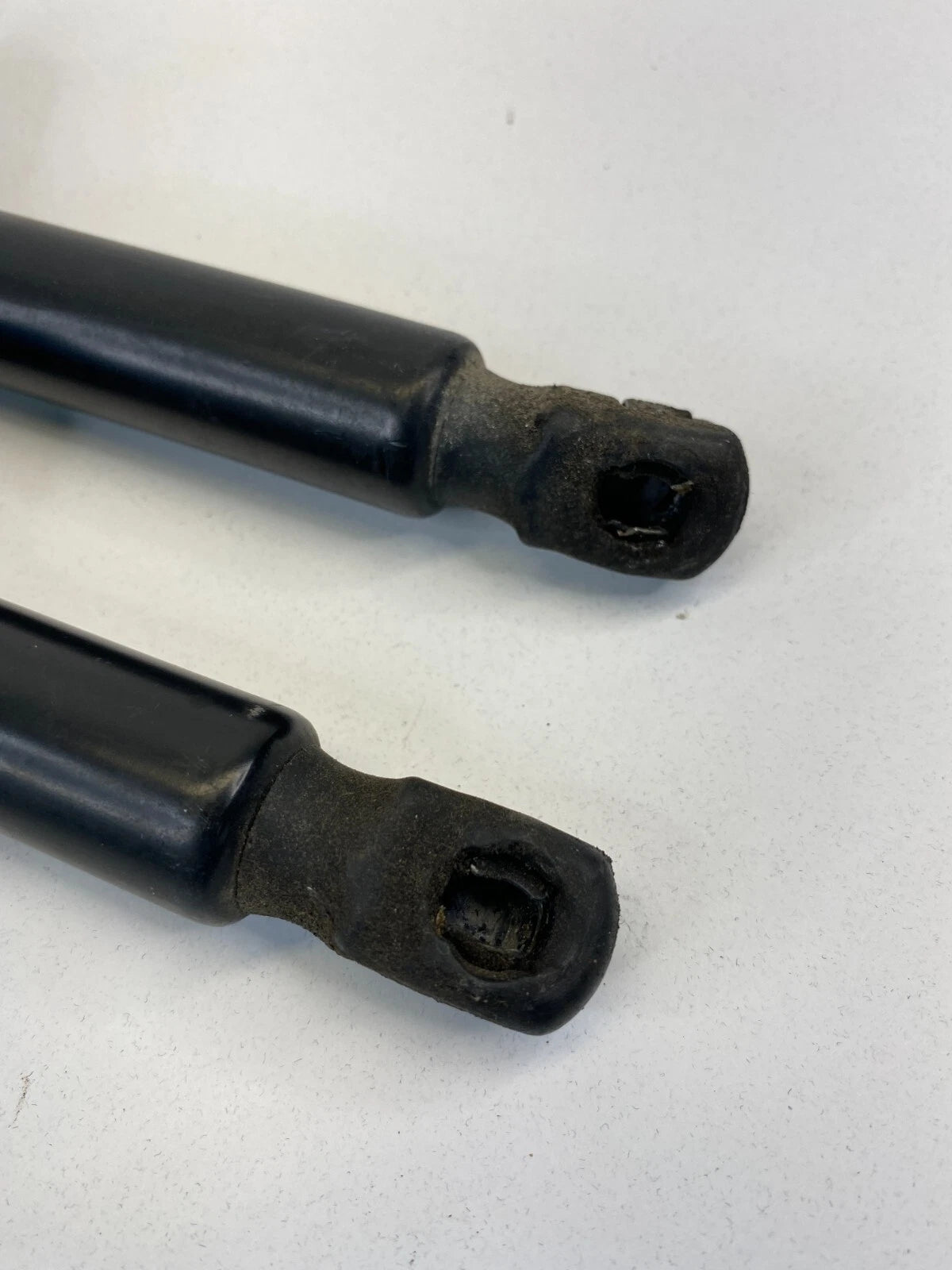 2008-2011 MERCURY MARINER REAR TRUNK HATCH LIFT CYLINDER SUPPORT SHOCK STRUT OEM