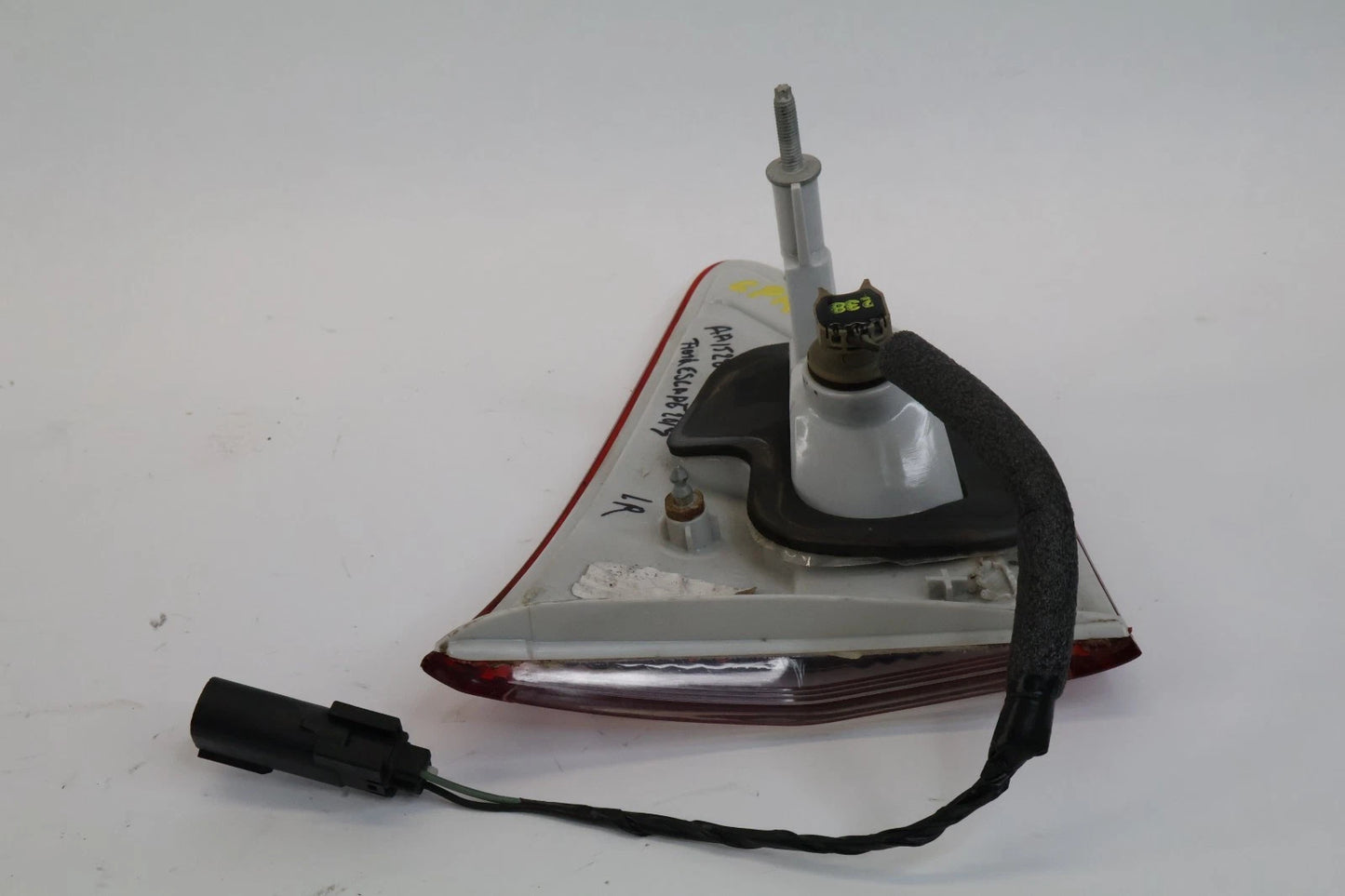 2013-2016 FORD ESCAPE RIGHT SIDE INNER TAIL LIGHT TAILLIGHT CJ5X-15515-A OEM