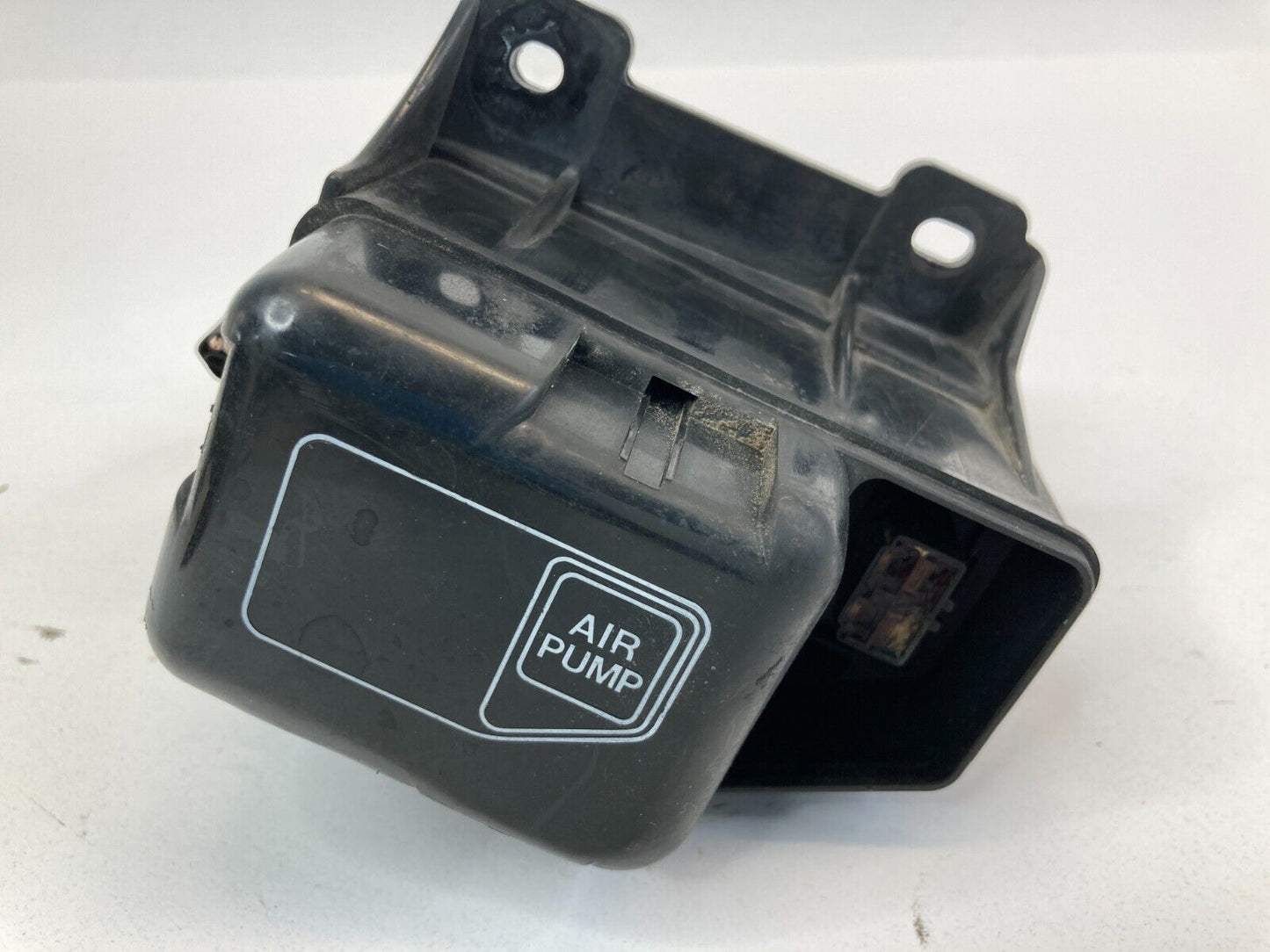 90 91 92 93 94 Lexus LS400 4.0L A/T Small Fuel Pump Fuse Relay Box OEM