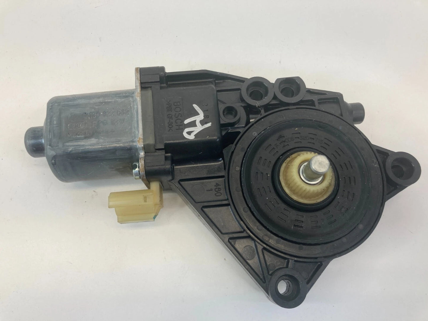 2011-2014 HYUNDAI SONATA REAR LEFT SIDE DOOR WINDOW MOTOR BOSCH 83450-3Q000 OEM