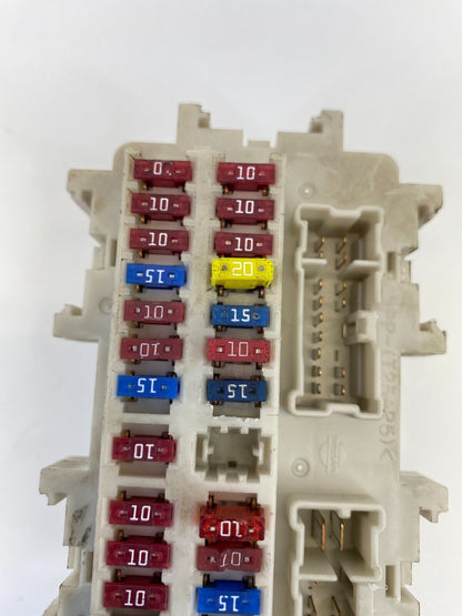 2004-2006 Nissan Maxima 3.5L Cabin Fuse Relay Box Junction Block Unit Assembly