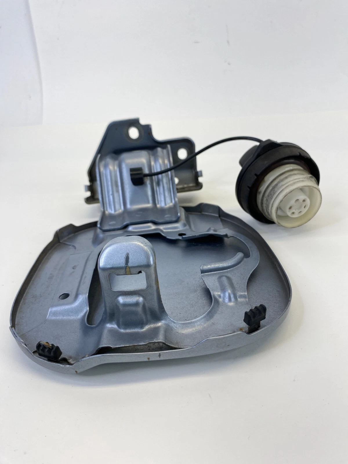 07-11 HONDA CR-V EXTERIOR FUEL DOOR GAS LID COVER WITH FILLER CAP ASSEMBLY OEM