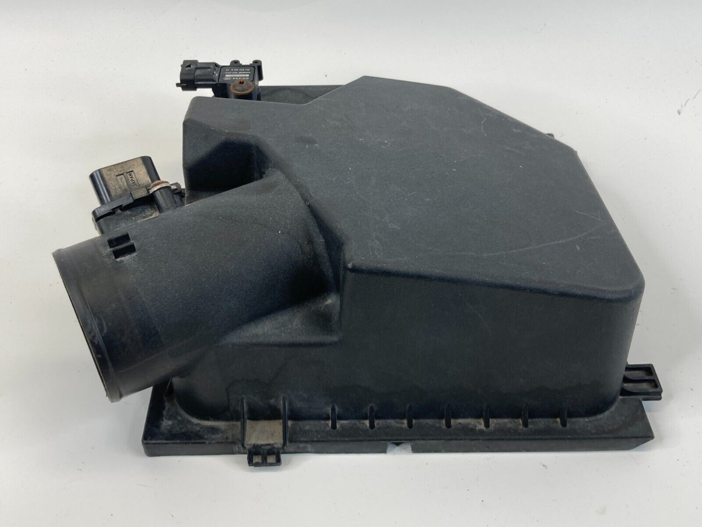 10 Cadillac SRX 3.0L Air Cleaner Filter Housing Box Top Cover w/ Air Flow Sensor