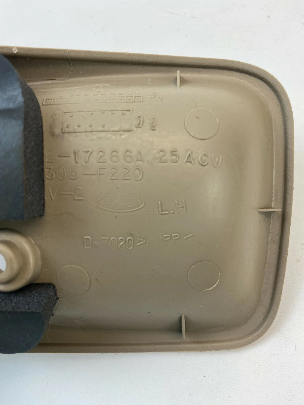 99-03 FORD WINDSTAR REAR LEFT SIDE INNER SLIDING DOOR HANDLE BEZEL XF22-17266A25