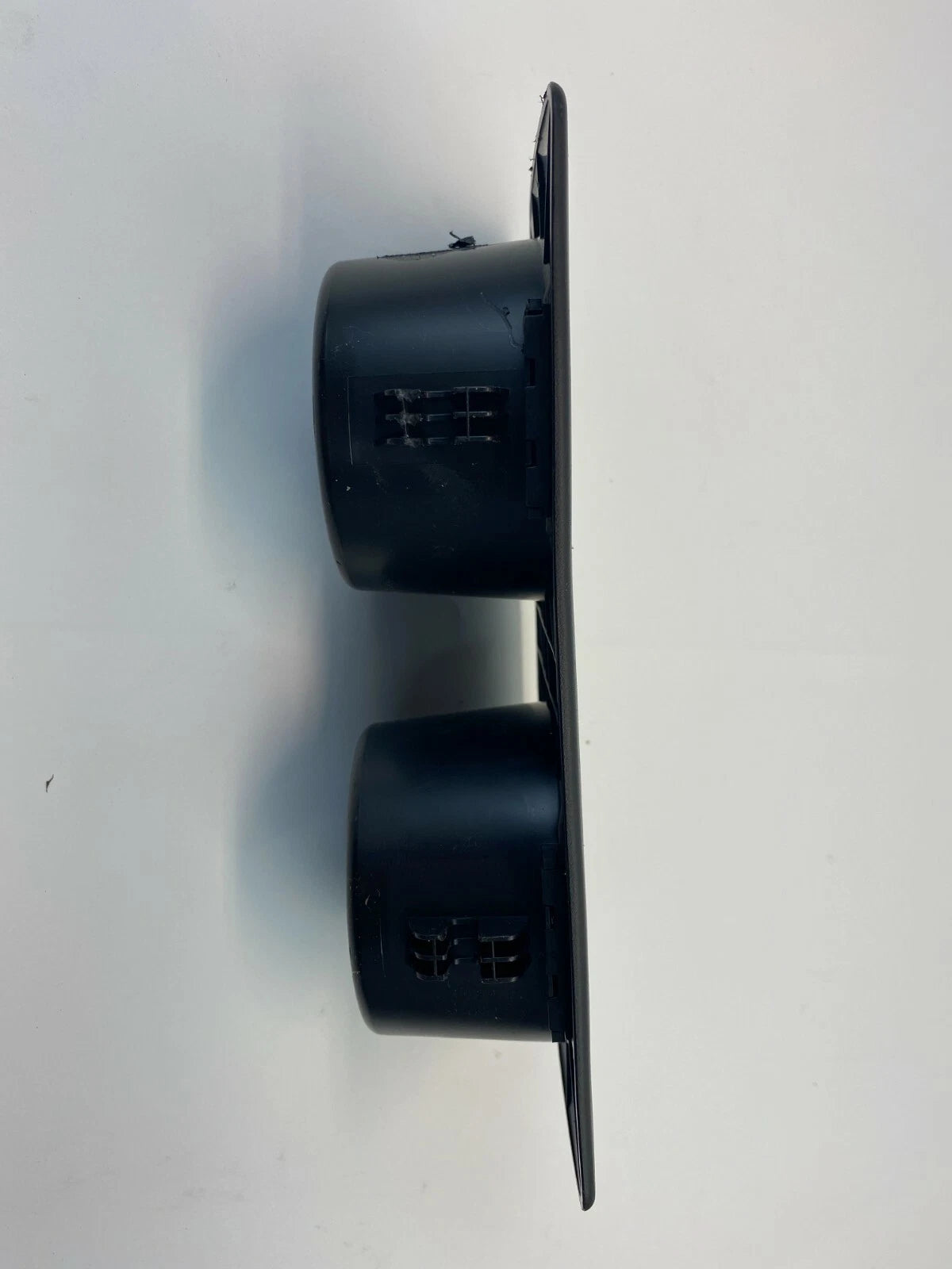 2011-2016 CHEVROLET CRUZE REAR SEAT CENTER ARMREST CUP HOLDER ASSEMBLY 95217937