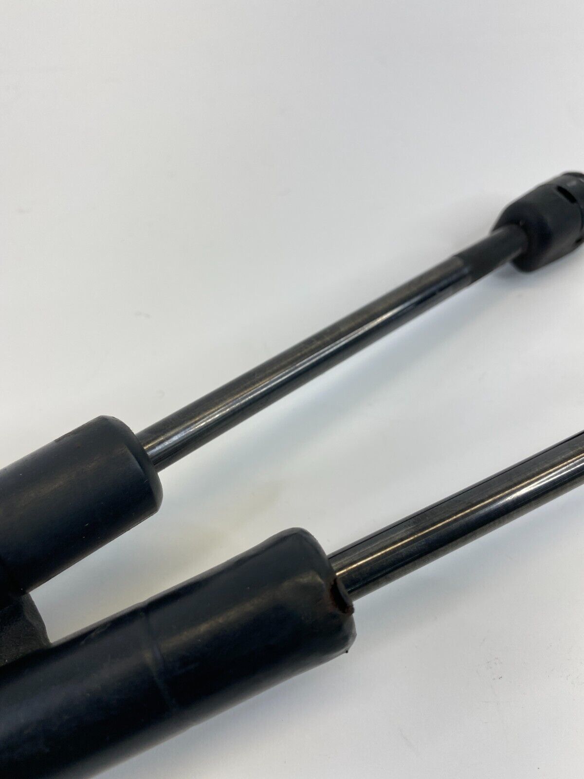 2001-2005 Hyundai Sonata Decklid Trunk Support Shock Strut Lift Cylinder Pair