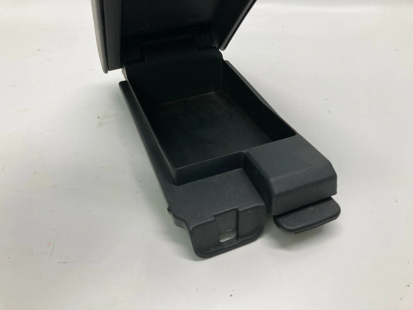 2006-2010 MAZDA 5 MAZDA5 CENTER CONSOLE ARMREST LID STORAGE COMPARTMENT BLACK