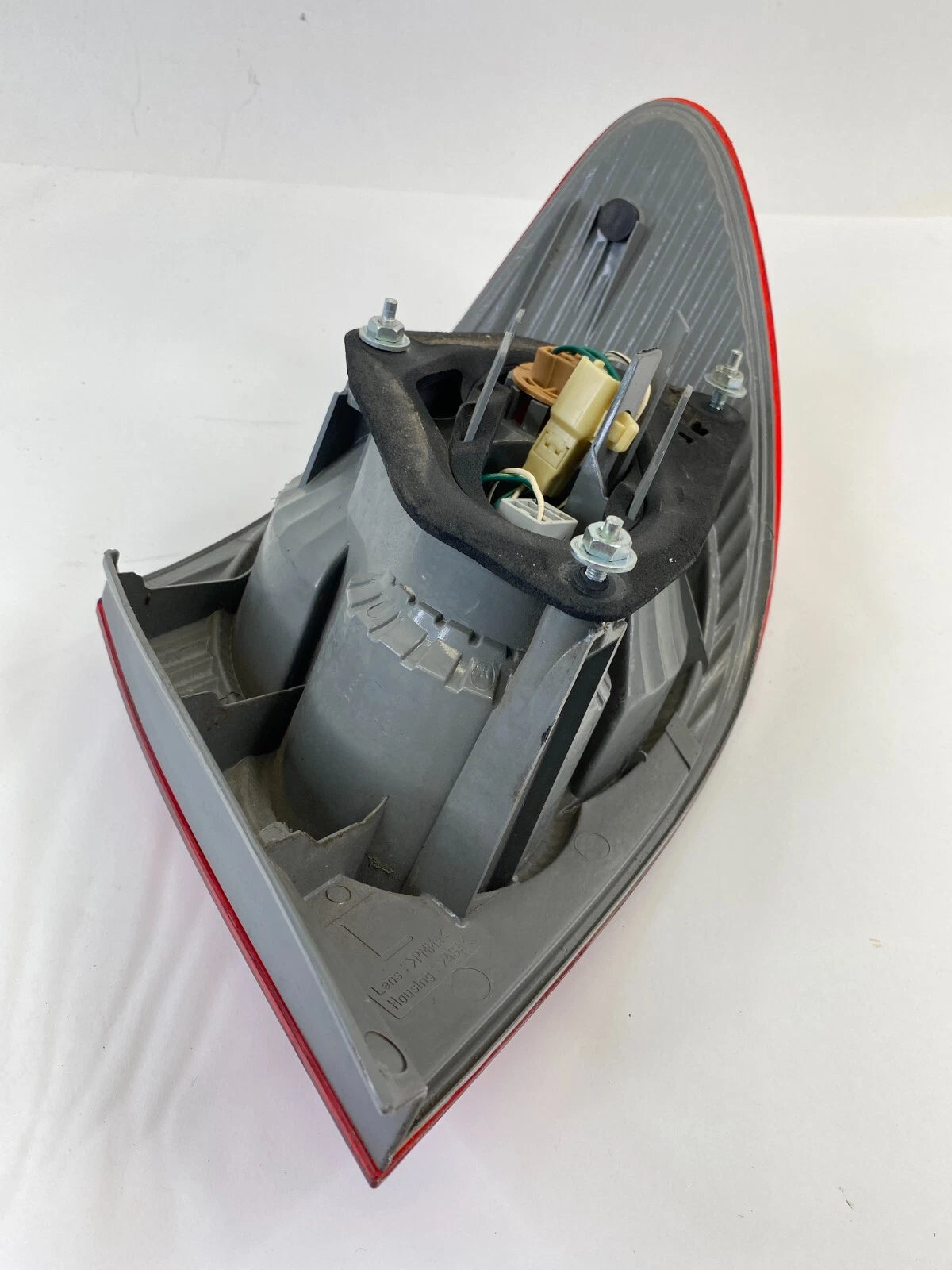 05-08 TOYOTA COROLLA REAR LEFT DRIVER SIDE OUTER TAIL LIGHT TAILLIGHT LAMP OEM