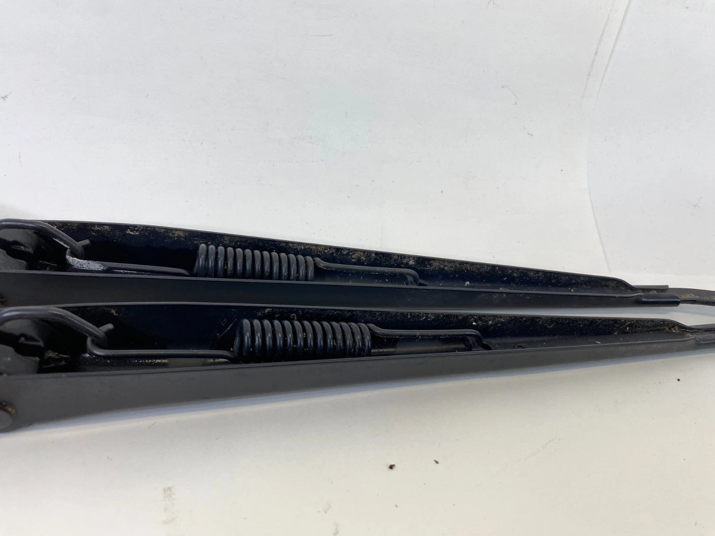 2002-2010 FORD EXPLORER FRONT RIGHT & LEFT WINDSHIELD WIPER ARM PAIR SET OEM