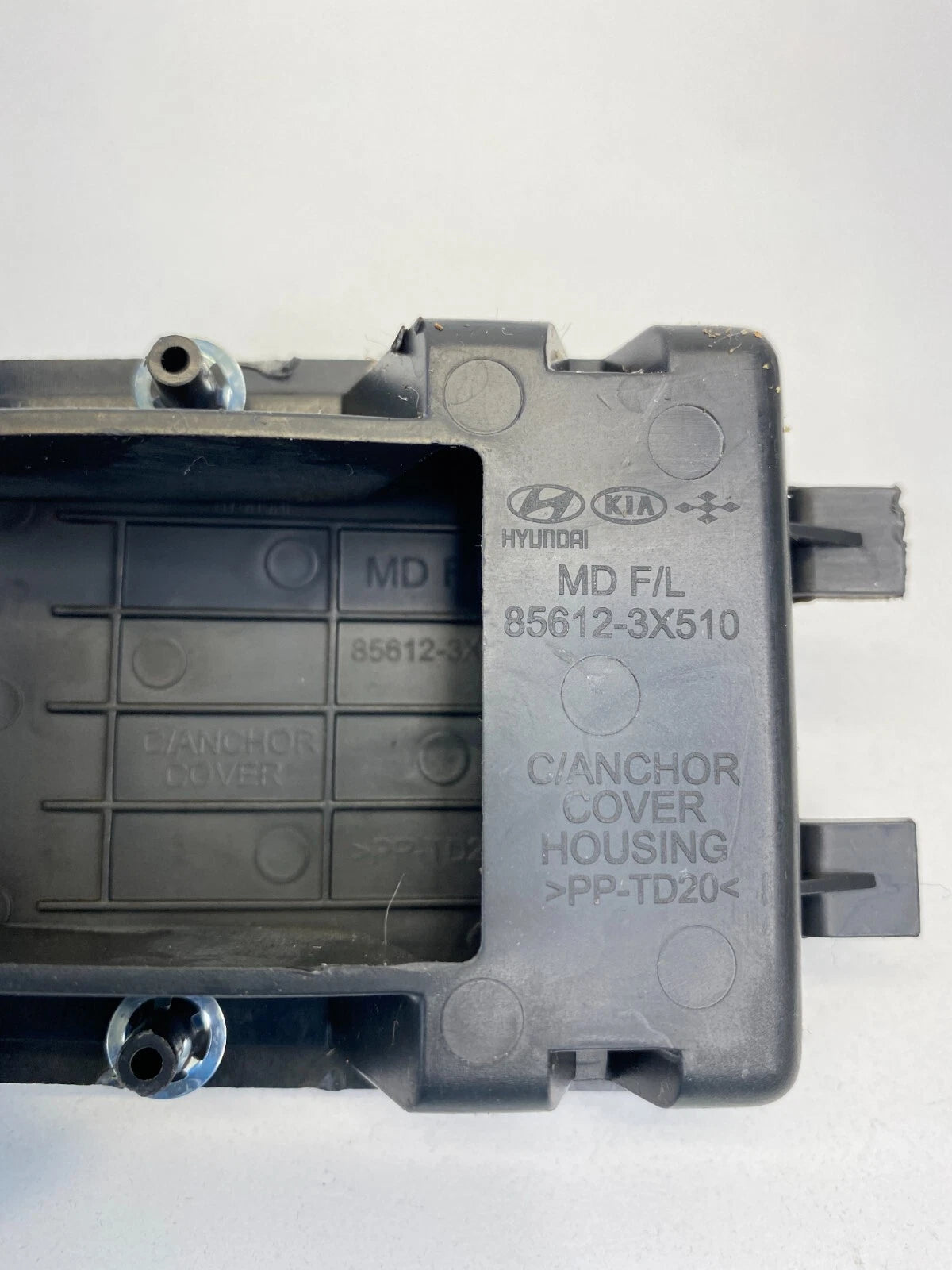 2014-2016 HYUNDAI ELANTRA REAR CHILD RESTRAINT ANCHOR PLATE CAP LID 85612-3X510