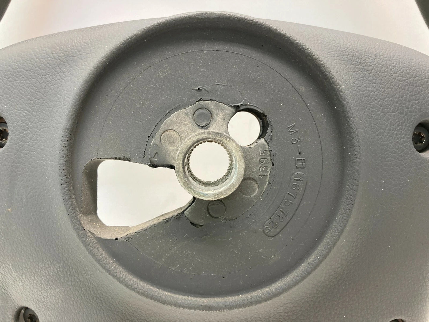 1995 PONTIAC BONNEVILLE SE STEERING WHEEL DRIVER SIDE GRIP ASSEMBLY 16757225 OEM