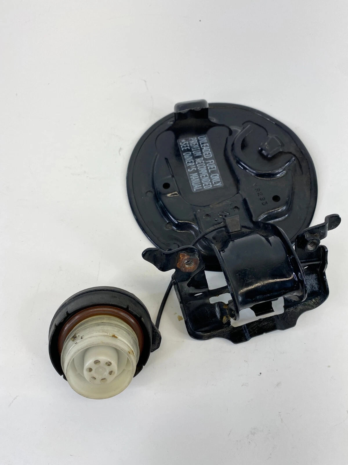 2013-2016 ACURA ILX SEDAN FUEL FILLER TANK GAS DOOR CAP LID ASSY BLACK PEARL OEM