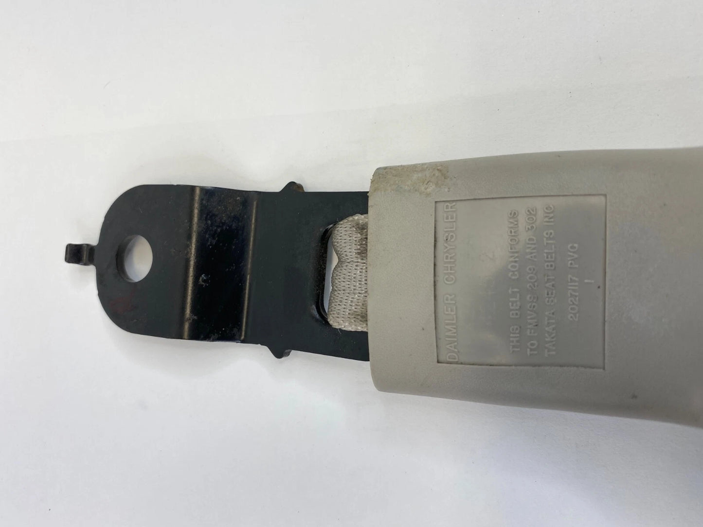 2005 05 DODGE MAGNUM FRONT RIGHT PASSENGER SIDE SEAT BELT BUCKLE ASSEMBLY OEM