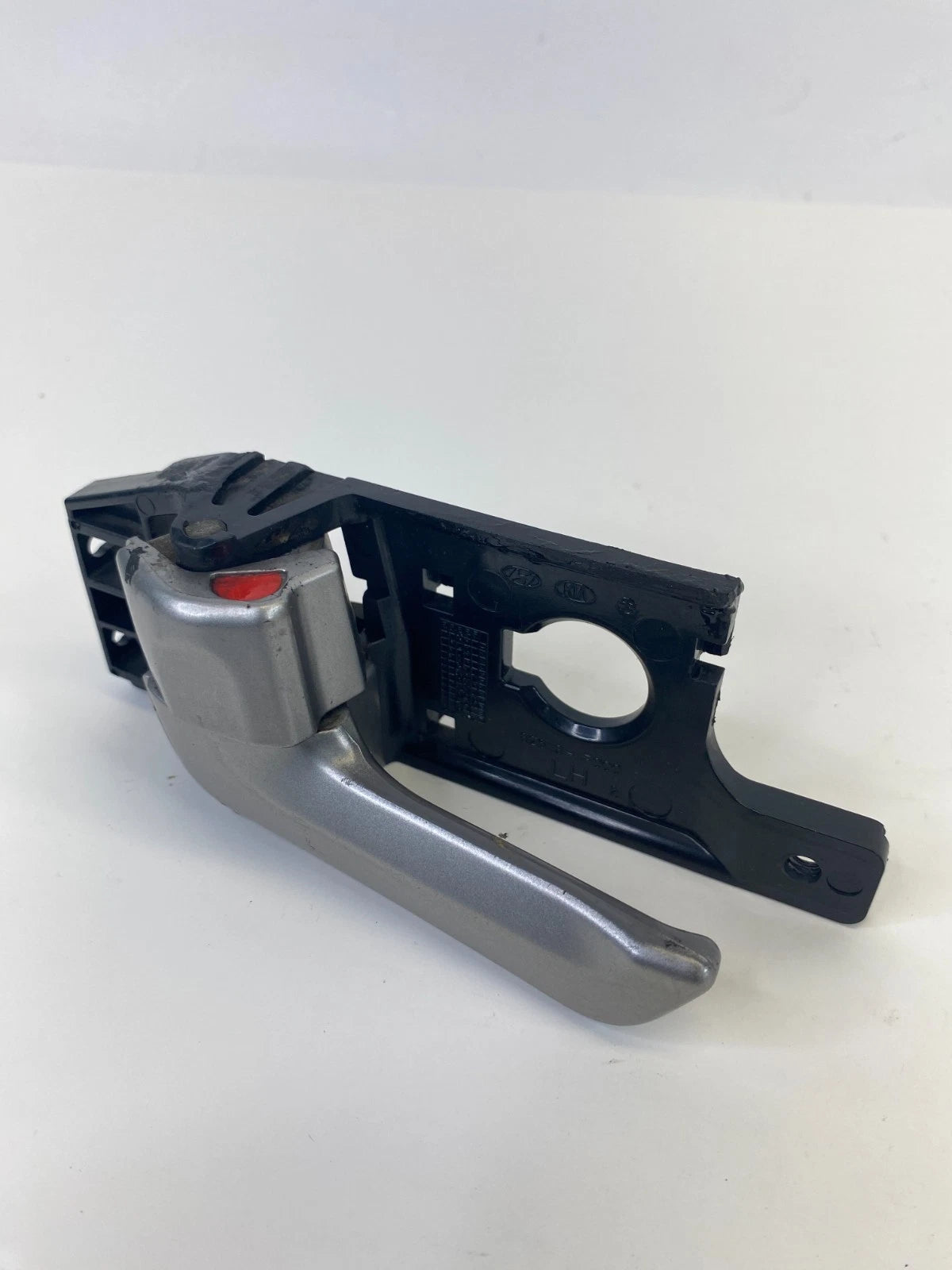 05-10 KIA SPORTAGE FRONT LEFT DRIVER INNER DOOR HANDLE SILVER OEM 82613-1F000