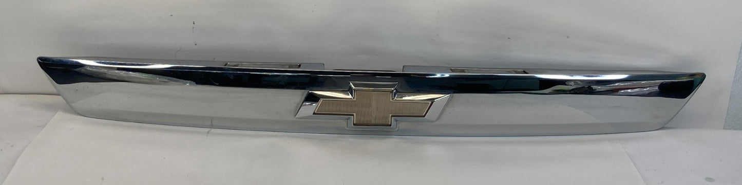2010-2015 Chevy Equinox w/o Camera Liftgate Chrome Applique Molding 22869810