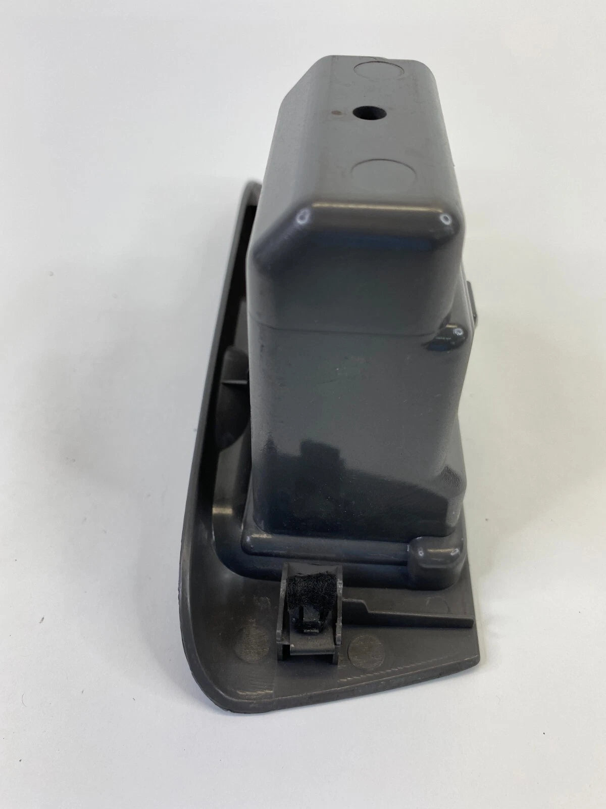 98 99 00 01 02 03 04 05 LEXUS GS300 REAR RIGHT SIDE WINDOW SWITCH COVER BEZEL