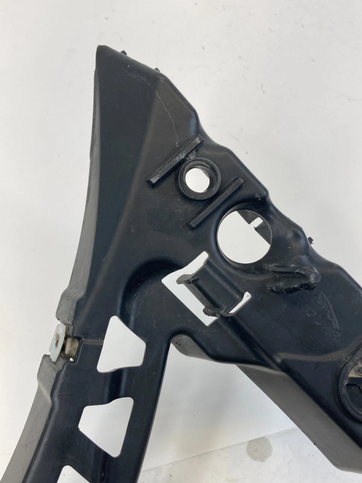 2009 2010 2011 JAGUAR XF FRONT BUMPER LEFT SIDE BUMPER MOUNT BRACKET SUPPORT OEM