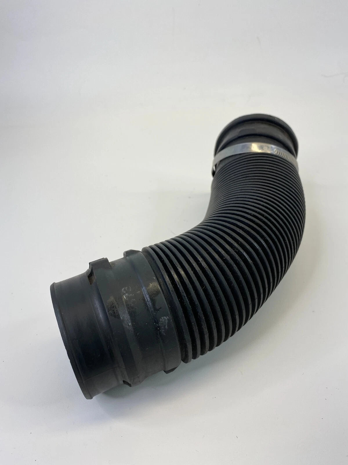 11 12 13 14 15 16 CHEVROLET CRUZE 1.4L AIR CLEANER OUTLET DUCT 13265784 OEM