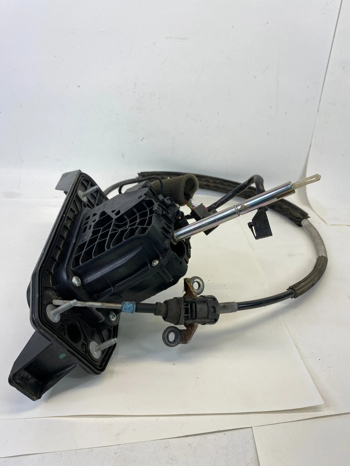 2000 00 AUDI A6 QUATTRO AUTOMATIC FLOOR GEAR SHIFTER LEVER 5Q0713128A OEM